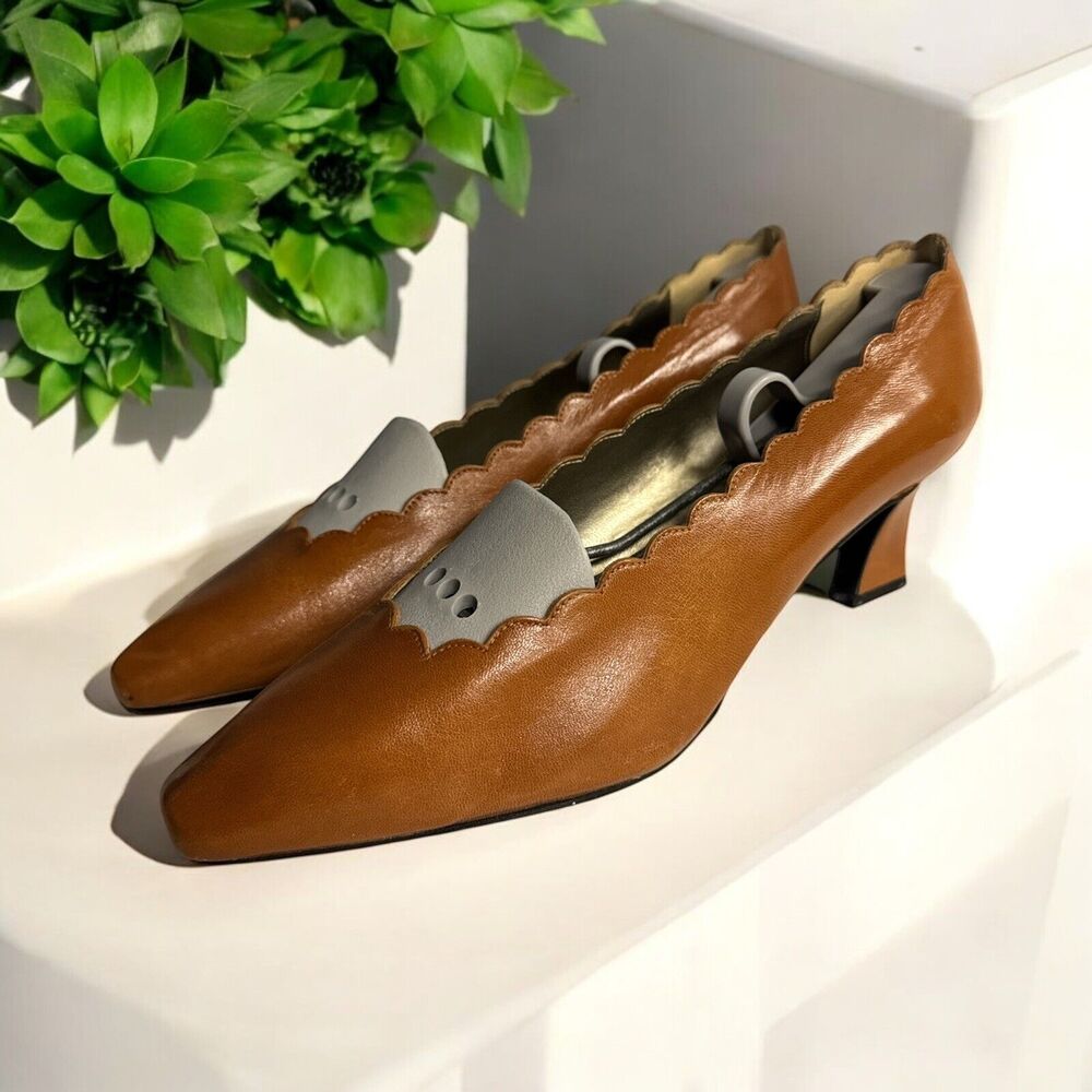 Vtg Valerie Stevens leather scallop edge heels Camel Women's Sz 8 Pumps *read